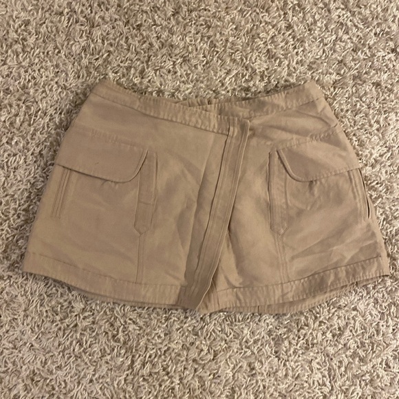 BCBGMaxAzria Dresses & Skirts - BCBGMAXAZRIA runway skort size 6